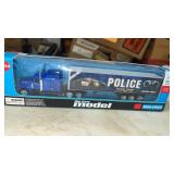 t.na 1:87 Police Die Cast Model Semi & Trailer