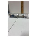 1:87 semi truck with flat bed trailer