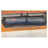 DuPont Tanker Car HO Scale