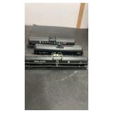 3 HO Scale Railroad Tank Cars Burlington UP ,