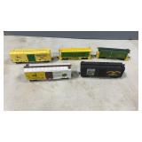 5 HO Scale John Deere Railway Cars. 3 Box Cars &