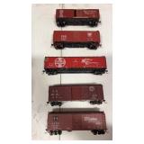 Lot of 5 HO Scale box car train cars