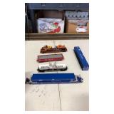 Lot of 4 misc HO scale train cars including extra