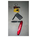3 Pocket Knives , Utility Knives