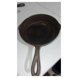 Cast iron skillet
