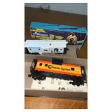 2 HO Athearn Caboose Route Rock & Chessie