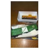 2 HO Athearn Railroad Cars Box Car & Caboose