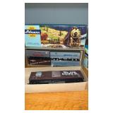 5 Athearn  Railroad HO Cars