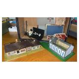 HO Railroad Buildings & Trackside Accessories