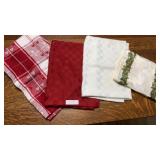 3 Table Clothes & 1 Runner approx. 70x48