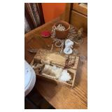 Ladies dress lit gloves, jewelry , glasses and