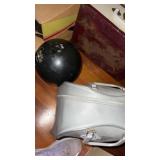 Menï¿½s bowling ball shoes and bag