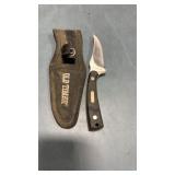 Old timer sharp finger fixed blade with case