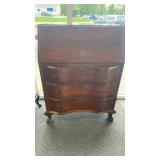 Governor Winthrop drop front clawfoot desk  31 x