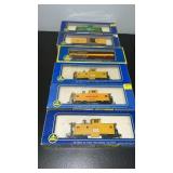 6 HO AHM Boxcars & Cabooses