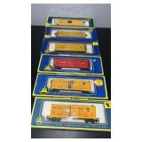 6 HO Scale AHM Boxcars in Packages