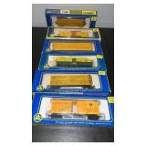 6 HO Scale AHM Stock Cars in Packages