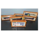 6 HO Scale TYCO Flatcars, Boxcar, & Crane