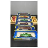 6 HO AHM Stock Cars & 3 Cabooses