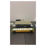 Lot of model train ho scale building and mkt ttgx