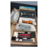 6 HO Scale Athearn & Roundhouse Caboose Railroad