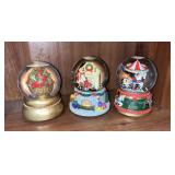 Vintage Christmas Snowglobes / Music Boxes - 3