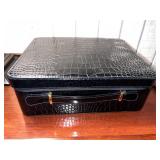 Estee Lauder Train Case Makup Bag - NEW