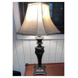 Vintage Resin Deorative Table Lamp w/ Shade