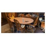 WOODEN DINING ROOM TABLE WITH 6 CHAIRS