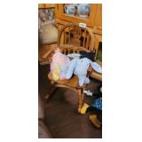 KIDS ROCKING CHAIR WITH PLUSH *HAS FOOT DAMAGE