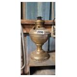VINTAGE OIL LAMP *NO GLOBE