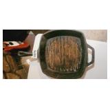 LODGE #8SGP SQUARE CAST IRON SKILLET