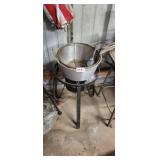 BRINKMANN FRYER STAND AND POT