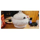 TUREEN *NO SPOON