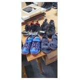4 PAIRS OF SHOES *MIXED SIZES