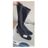 BLACK GEORGE BOOTS SIZE 9