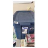 TOTE WITH LID