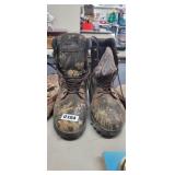 CAMO BOOTS SIZE 11