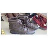 AVANTI BOOTS SIZE 9