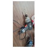 BLACK AND DECKER DRILL