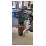 DECORATIVE PLANT AND TOILET BRUSH