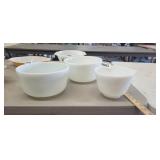 (3) CORNING WARE MIXING BOWLS