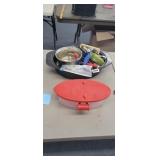 KITCHEN GOODIES *UTENCILS, PASTA COOKER, SIFTER, H