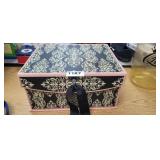 STORAGE BOX WITH JEWELRY