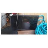 INSIGNIA 24in TV *NO REMOTE