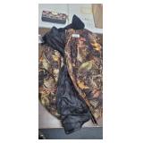 CAMO JACKET *LOOKS LARGE