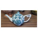 BLUE AND WHITE CERAMIC TEAPOT