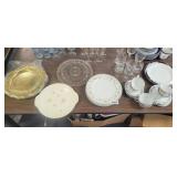 LOT OF DINNERWARE