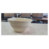 MCCOY MIXNG BOWL (HAS CHIP)