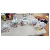 ALICE AND WONDERLAND TEAPOT AND CUPS